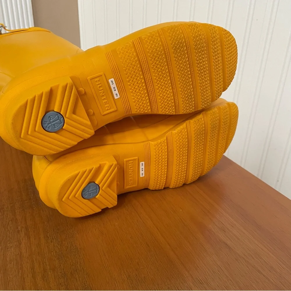 Hunter Boots Tall Size 8 Waterproof Classic Women's Yellow Rubber Rain Boots - Picture 6 of 7